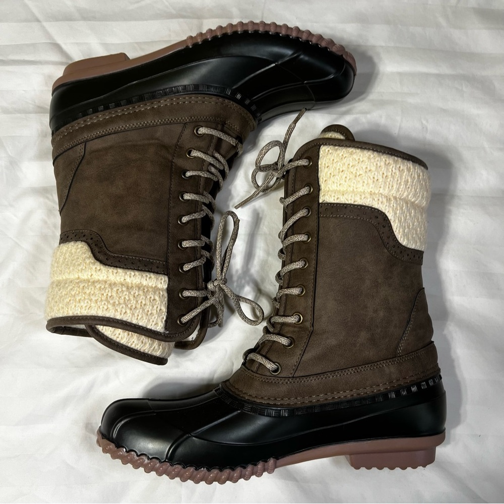 Magellan Outdoors Waterproof Duck Boots Women's 11B Sweater Collar FFS4057